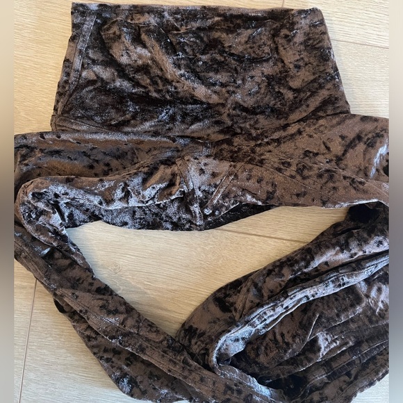 Lululemon velvet leggings - Picture 2 of 4